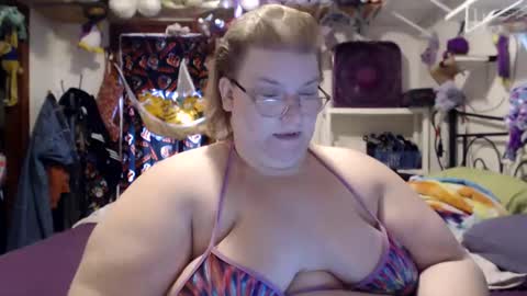 Snapshot of sammiejean85 chatting on November 12, 2:06 pm SammieJean online show from November 12, 2:06 pm