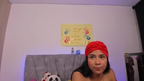 Snapshot of sammy_and_alhaia chatting on March 5, 10:43 pm Sammy and Alhaia online show from March 5, 10:43 pm