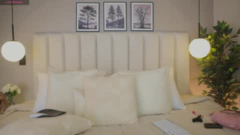 Ana online show from April 9, 1:16 am