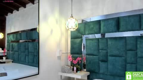 Snapshot of sammy_stonne chatting on July 24, 1:20 pm sammy_stonne online show from July 24, 1:20 pm