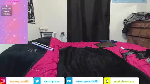 Snapshot of sammyraxx chatting on December 19, 12:56 am Sammy Raxx online show from December 19, 12:56 am