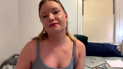 Snapshot of sammyxxx__ chatting on December 14, 7:14 am SamXXX online show from December 14, 7:14 am