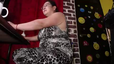 Snapshot of samrocker_sex chatting on June 22, 2:25 pm adriana online show from June 22, 2:25 pm