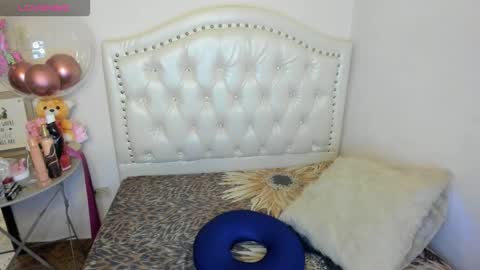 Snapshot of samstar_19 chatting on March 4, 7:14 am Sam online show from March 4, 7:14 am