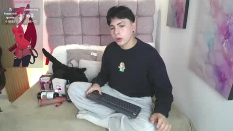 Snapshot of samu_foxxx chatting on June 1, 8:21 pm SAMU online show from June 1, 8:21 pm