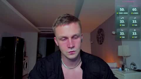 Snapshot of samuel_andrew chatting on May 30, 10:45 am Samuel online show from May 30, 10:45 am