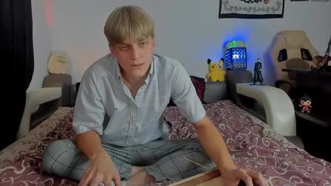 Snapshot of samuel_clark chatting on September 18, 12:40 pm Sam online show from September 18, 12:40 pm