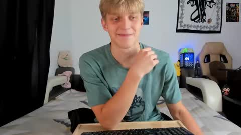 Snapshot of samuel_clark chatting on September 20, 9:10 am Sam online show from September 20, 9:10 am