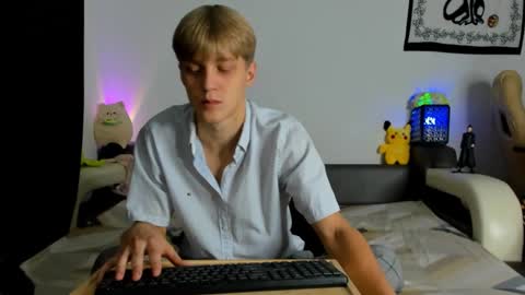 Snapshot of samuel_clark chatting on September 22, 5:42 am Sam online show from September 22, 5:42 am