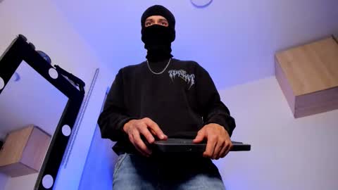   online show from September 25, 4:27 am