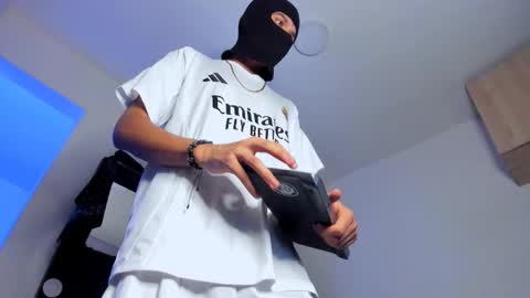   online show from November 10, 5:39 am