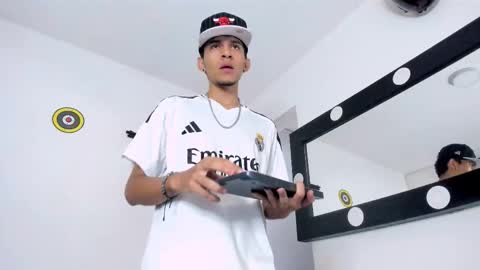   online show from March 30, 11:28 pm