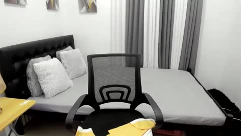 Sam online show from October 6, 9:56 pm