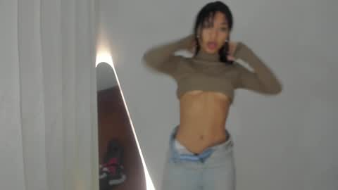 Snapshot of samy_jonnes_ chatting on January 17, 11:51 pm Hello I am absent due to a family calamity I will return soon-hola estoy ausente por un problema familiar volvere pronto. online show from January 17, 11:51 pm