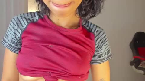 Snapshot of samy_jonnes_ chatting on February 24, 11:19 pm Hello I am absent due to a family calamity I will return soon-hola estoy ausente por un problema familiar volvere pronto. online show from February 24, 11:19 pm