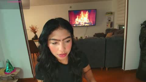 Hello I am absent due to a family calamity I will return soon-hola estoy ausente por un problema familiar volvere pronto. online show from May 27, 11:57 pm