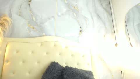 S A M A N T H A  online show from December 14, 1:16 pm