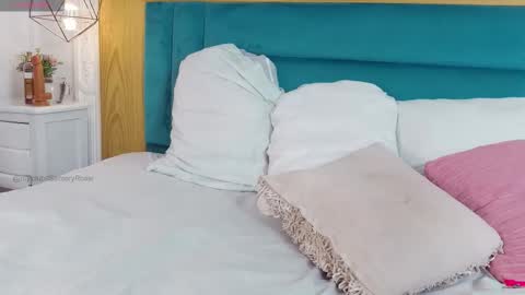 Find me at  when im offline here. online show from March 12, 4:18 am