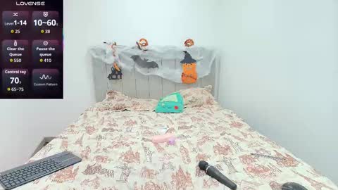 Snapshot of samyq8 chatting on October 24, 11:34 pm samyq8 online show from October 24, 11:34 pm