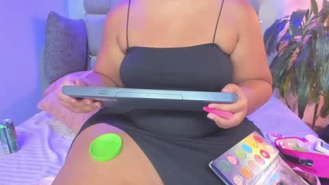 Snapshot of samyriverss chatting on December 10, 3:09 am Samy online show from December 10, 3:09 am