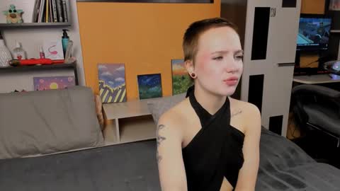 Snapshot of samyscott chatting on February 15, 6:10 am SamyScott online show from February 15, 6:10 am