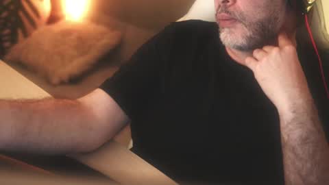 Snapshot of sanders_white chatting on March 12, 5:02 am Sanders online show from March 12, 5:02 am