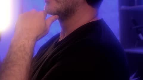 Snapshot of sanders_white chatting on November 8, 2:45 am Sanders online show from November 8, 2:45 am