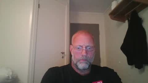 sandnesrune523 online show from September 22, 5:26 pm
