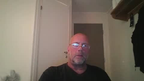 sandnesrune523 online show from October 21, 5:46 pm