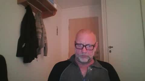 sandnesrune523 online show from February 19, 6:53 am