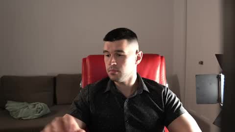 Sandow online show from April 10, 9:30 pm