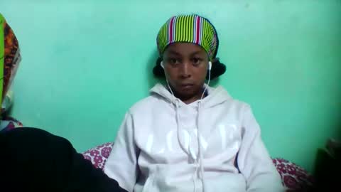 sandra1253099 online show from December 1, 6:46 pm