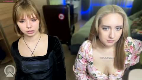 sandra dimonds online show from April 8, 1:33 pm