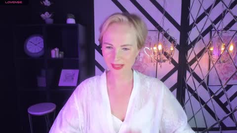 Snapshot of sandra_kind chatting on January 30, 5:09 am Sandra online show from January 30, 5:09 am