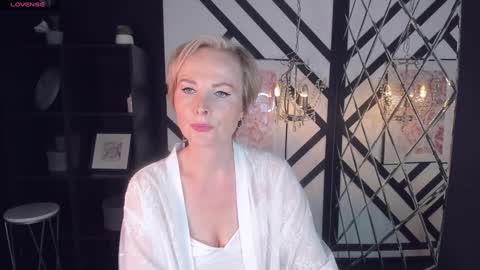 Snapshot of sandra_kind chatting on January 31, 11:56 am Sandra online show from January 31, 11:56 am