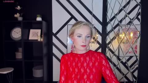 Snapshot of sandra_kind chatting on February 10, 8:53 am Sandra online show from February 10, 8:53 am