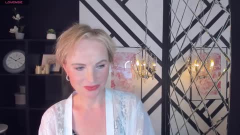 Snapshot of sandra_kind chatting on February 11, 5:16 am Sandra online show from February 11, 5:16 am