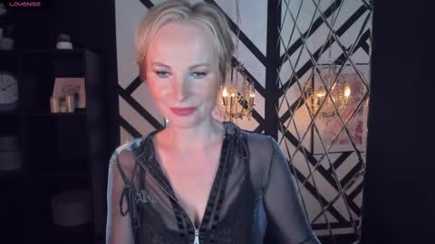Snapshot of sandra_kind chatting on February 14, 11:42 am Sandra online show from February 14, 11:42 am