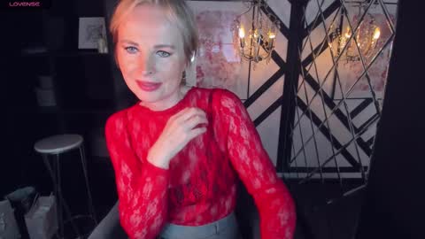 Snapshot of sandra_kind chatting on February 15, 12:11 pm Sandra online show from February 15, 12:11 pm