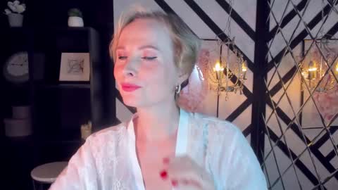 Snapshot of sandra_kind chatting on February 24, 8:49 am Sandra online show from February 24, 8:49 am
