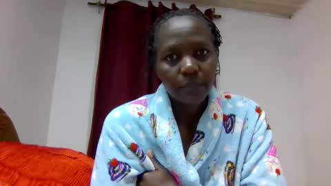 Snapshot of sandra_milly chatting on May 28, 3:04 am sandra online show from May 28, 3:04 am