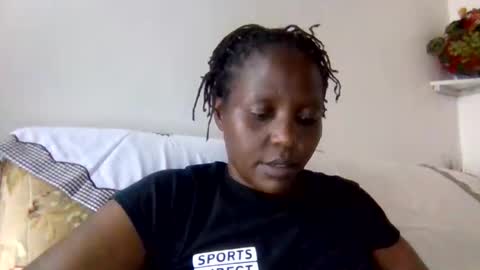 Snapshot of sandra_milly chatting on June 5, 11:27 am sandra online show from June 5, 11:27 am