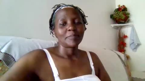 Snapshot of sandra_milly chatting on June 6, 11:37 am sandra online show from June 6, 11:37 am