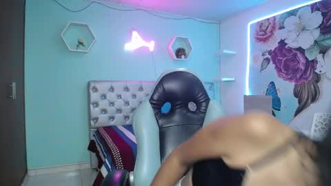 sandra  online show from April 16, 3:07 am