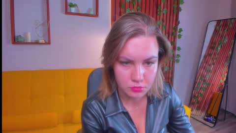 Snapshot of sandraeleson chatting on October 4, 9:18 am Sandra online show from October 4, 9:18 am