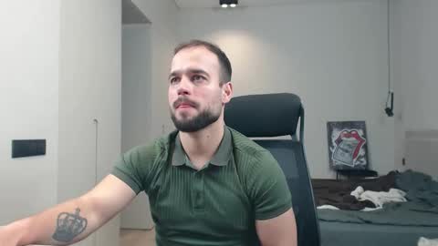 Snapshot of sandro_best chatting on February 15, 3:36 am DeAlex online show from February 15, 3:36 am