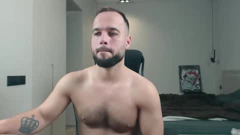 Snapshot of sandro_best chatting on February 21, 3:24 pm DeAlex online show from February 21, 3:24 pm