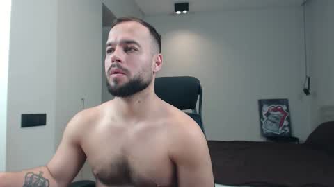 Snapshot of sandro_best chatting on February 26, 12:15 pm DeAlex online show from February 26, 12:15 pm