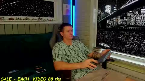 Sandy and Chris online show from March 8, 8:00 am