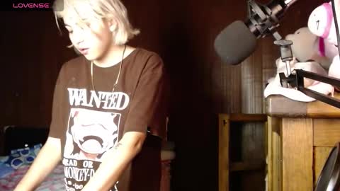 Snapshot of sandy_straw chatting on December 16, 6:07 am sandy_straw online show from December 16, 6:07 am